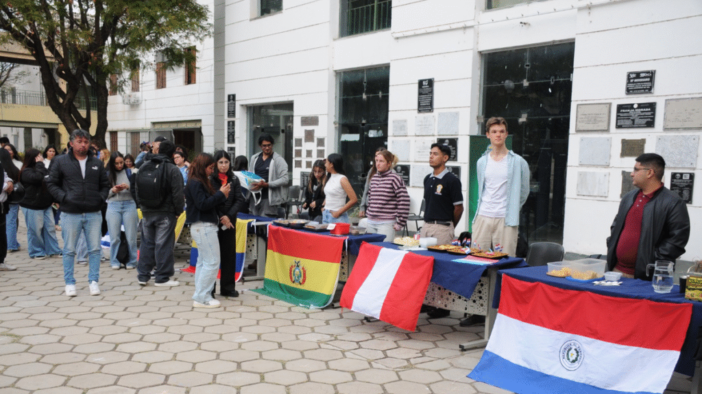 Con amplia participación estudiantil, se realizó la 7.ª Feria Académica Internacional de la UNCA