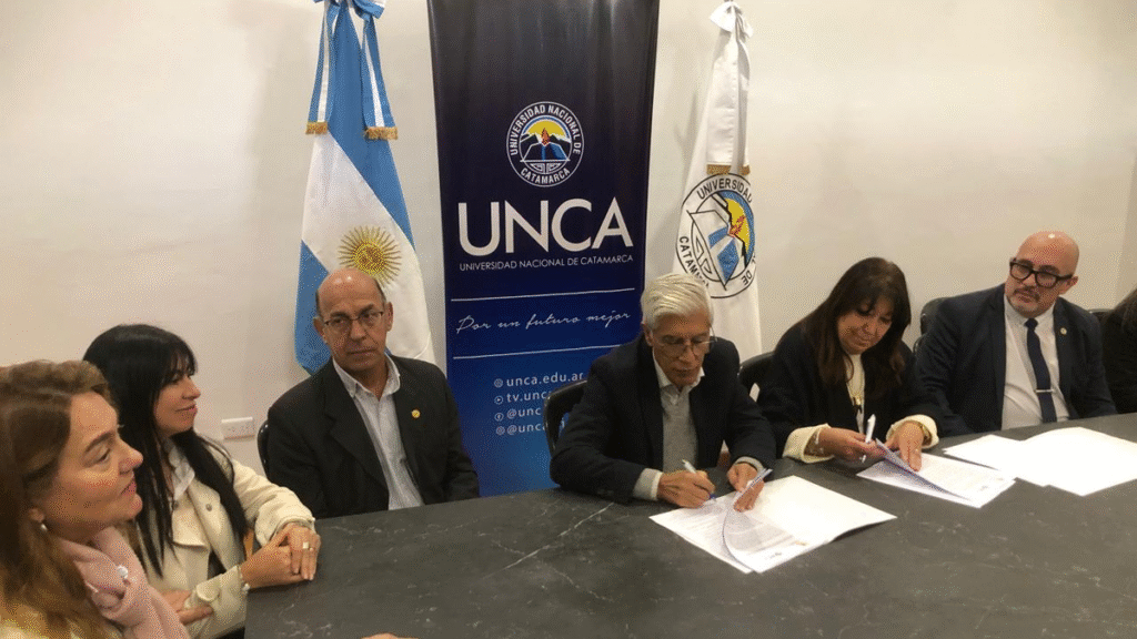 La UNCA firmó un convenio para impulsar prácticas profesionalizantes de estudiantes técnicos
