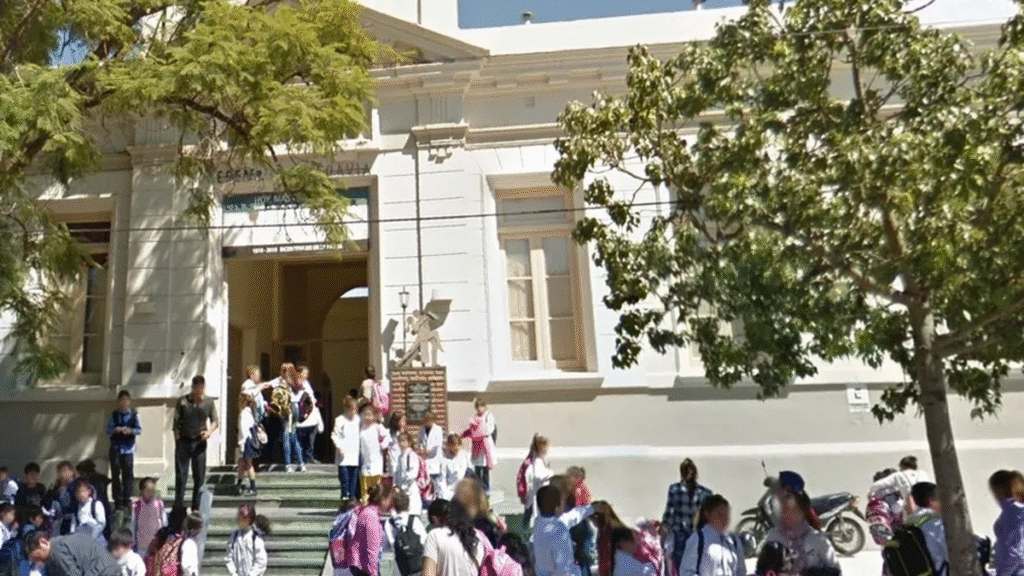 Educación endurece controles y activa más protocolos de seguridad en las escuelas