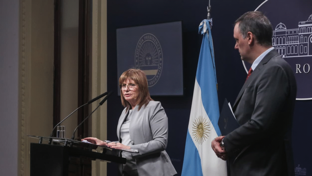 Bullrich presentó su declaración jurada en medio de la interna con Adorni