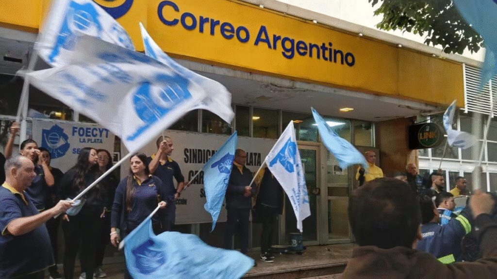 Millonaria condena al Correo Argentino por despedir sin causa a un jefe con casi 48 años de antigüedad Millonaria condena al Correo Argentino por despedir sin causa a un jefe con casi 48 años de antigüedad