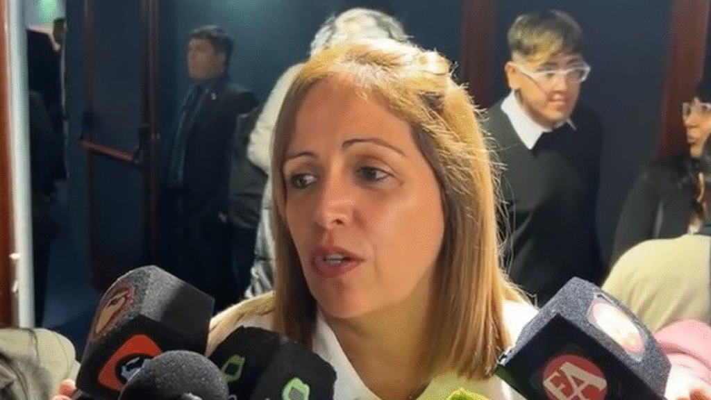 “No sé qué agenda marcan ellos porque trabajamos en la Legislatura, no en conferencias de prensa”