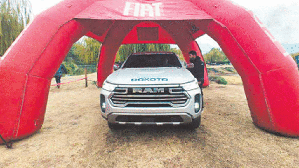 Auto Road y Ledian presentaron las nuevas RAM Dakota y FIAT Titano Auto Road y Ledian presentaron las nuevas RAM Dakota y FIAT Titano