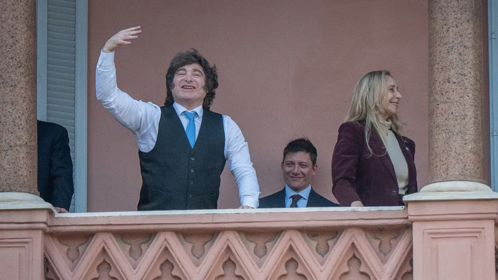 En medio de feroces internas, el Presidente buscó escenificar unidad en la Rosada