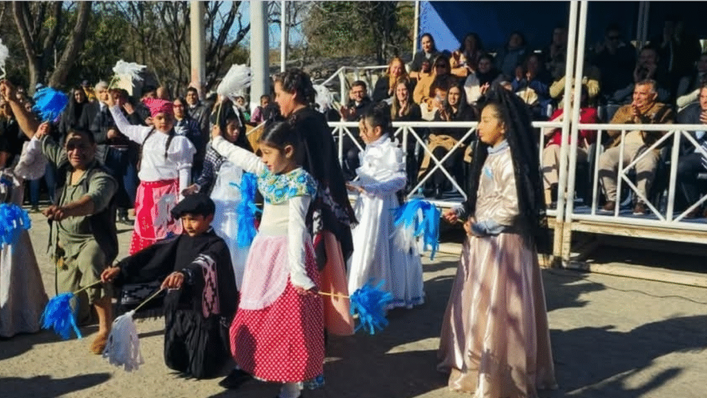 Con un imponente desfile cívico-militar, El Rodeo fue el epicentro de los festejos patrios