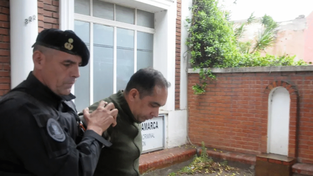 Tres años después echaron al femicida de Cinthia Aranda de la Policía Tres años después echaron al femicida de Cinthia Aranda de la Policía