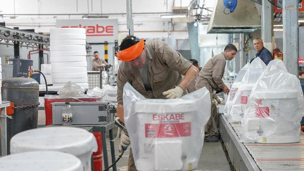La actividad económica se estancó en abril y mostró señales de desaceleración La actividad económica se estancó en abril y mostró señales de desaceleración