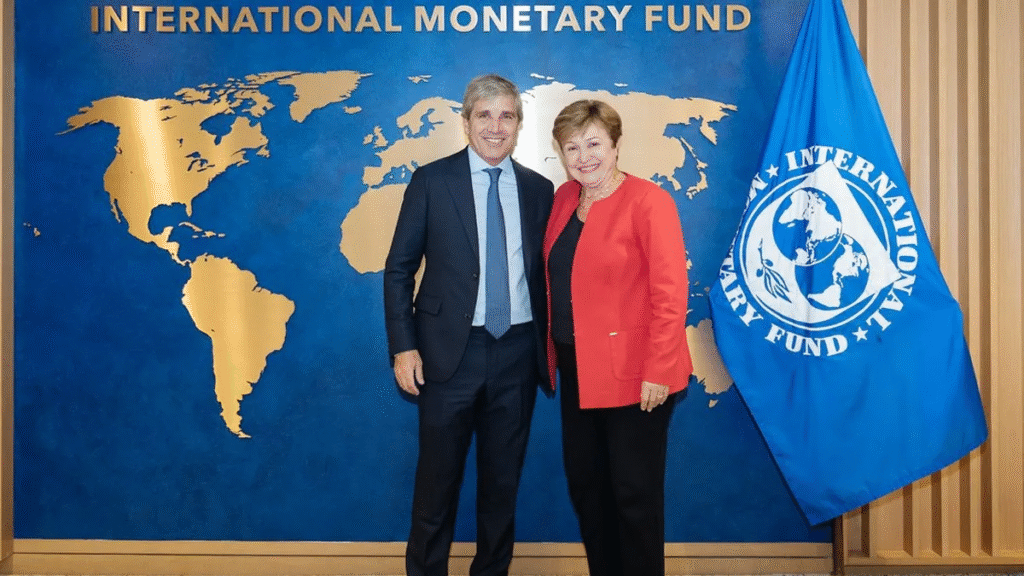 La reforma tributaria que pide el FMI perjudica a monotributistas y trabajadores La reforma tributaria que pide el FMI perjudica a monotributistas y trabajadores