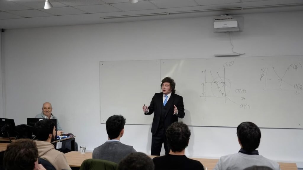 Milei dio una clase en la Universidad de San Andrés