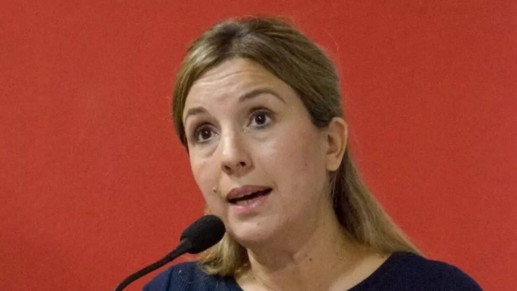 Valle Viejo: Cabrera pide informes sobre licencia y viajes de Zenteno Valle Viejo: Cabrera pide informes sobre licencia y viajes de Zenteno