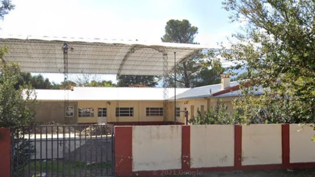 Alumnos se quedaron sin transporte escolar y piden que se abone la deuda