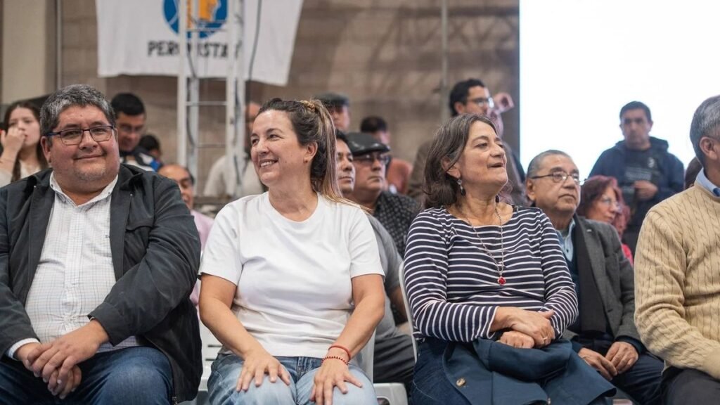 Con el respaldo de Lucía Corpacci