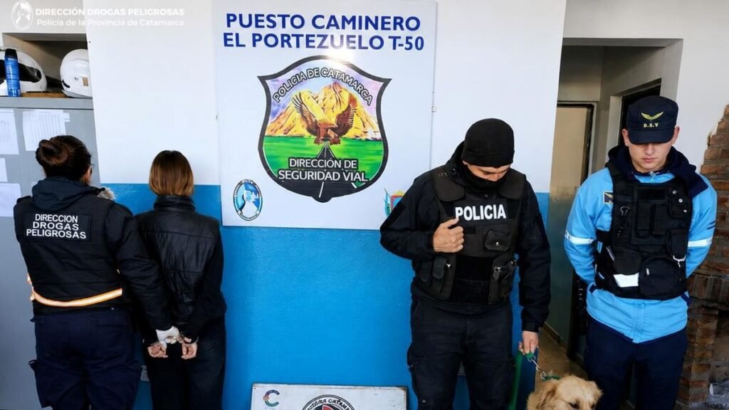 Secuestran droga y detienen a una pasajera en un control sobre Ruta 38 Secuestran droga y detienen a una pasajera en un control sobre Ruta 38