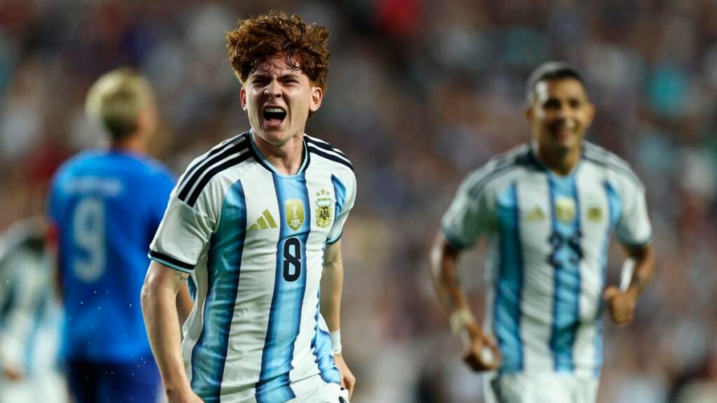 La Selección Argentina goleó a Islandia por 3-0