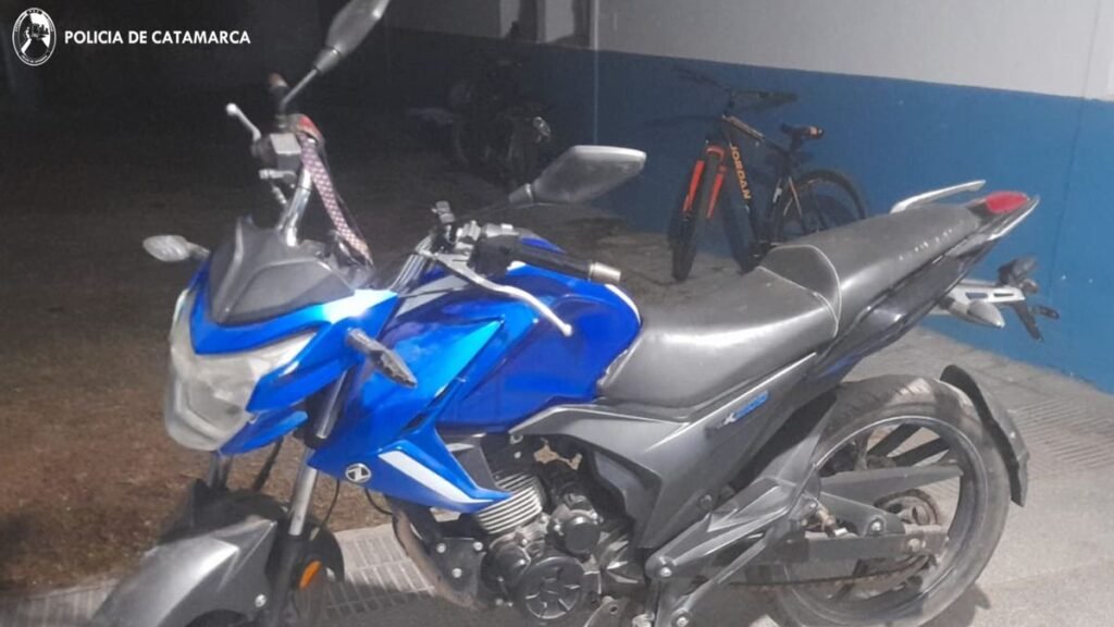 Policías apedreados, balas de goma y una moto que sería robada Policías apedreados, balas de goma y una moto que sería robada