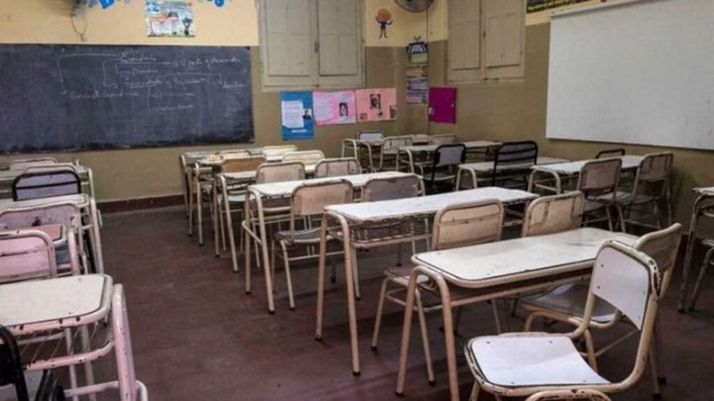 Solo el 5% de los argentinos considera a la educación el principal problema del país Solo el 5% de los argentinos considera a la educación el principal problema del país