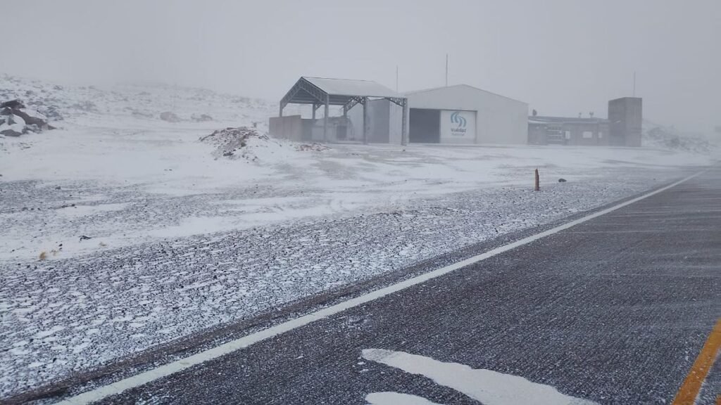 Nevadas en la cordillera: varias localidades amanecieron cubiertas de blanco
