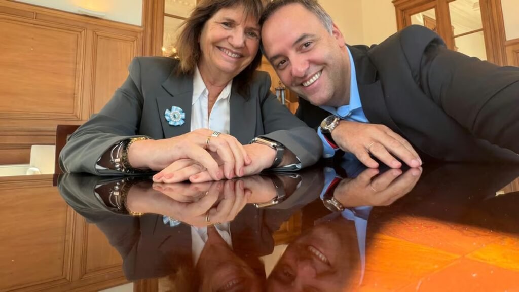 Bullrich vuelve a presionar a Adorni: “Esto es más que un error” Bullrich vuelve a presionar a Adorni: “Esto es más que un error”