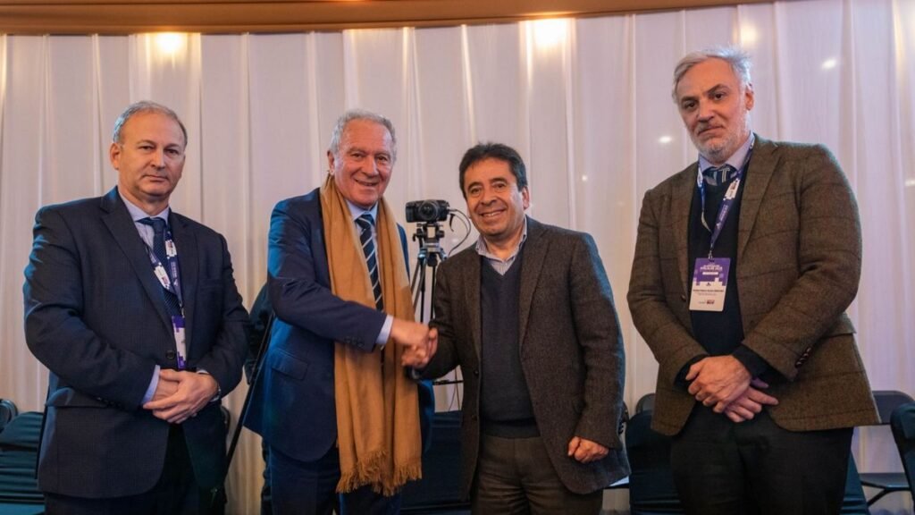 “El Corredor Bioceánico tiene que ser una realidad”, afirmó Dusso en Chile