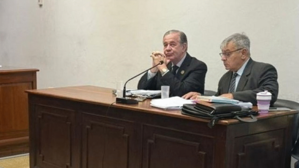 Condenaron a un exdiputado por abusar sexualmente de una joven a la que había ofrecido trabajo y alojamiento Condenaron a un exdiputado por abusar sexualmente de una joven a la que había ofrecido trabajo y alojamiento