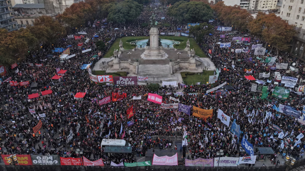 Masivas movilizaciones en todo el país en contra de la violencia de género