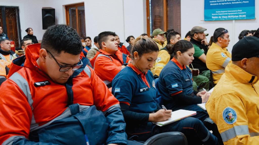 Capacitaron a bomberos y brigadistas de la provincia en riesgo eléctrico Capacitaron a bomberos y brigadistas de la provincia en riesgo eléctrico
