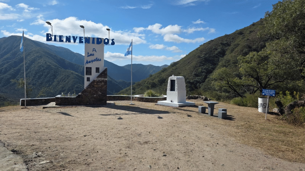 Renovaron el ingreso a la localidad de Los Ángeles Renovaron el ingreso a la localidad de Los Ángeles