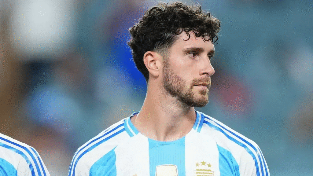 Scaloni confirmó a Marcos Senesi como reemplazante de Balerdi en la lista para el Mundial