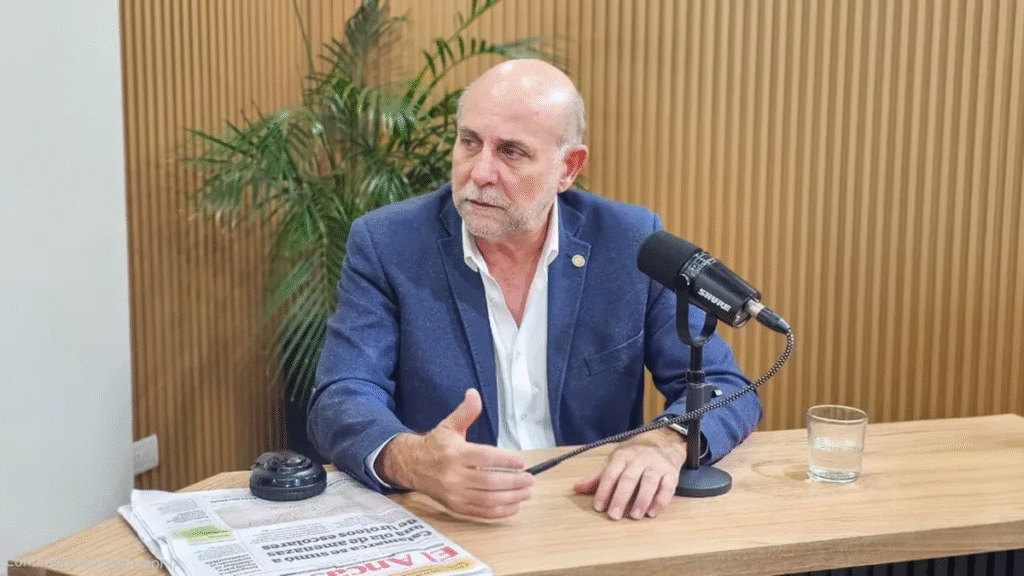 Flavio Fama: “El caso Adorni no da para más”