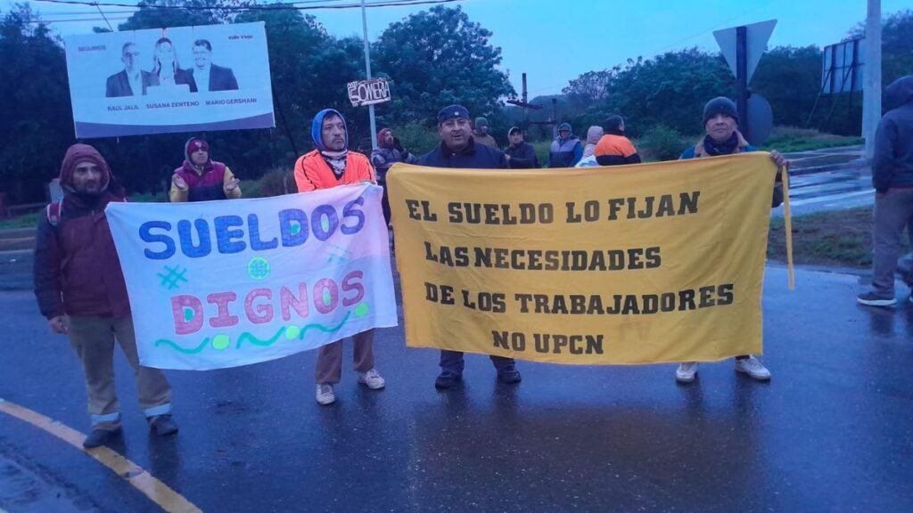Con cortes y movilización, el SOEM inició el paro por tiempo indeterminado