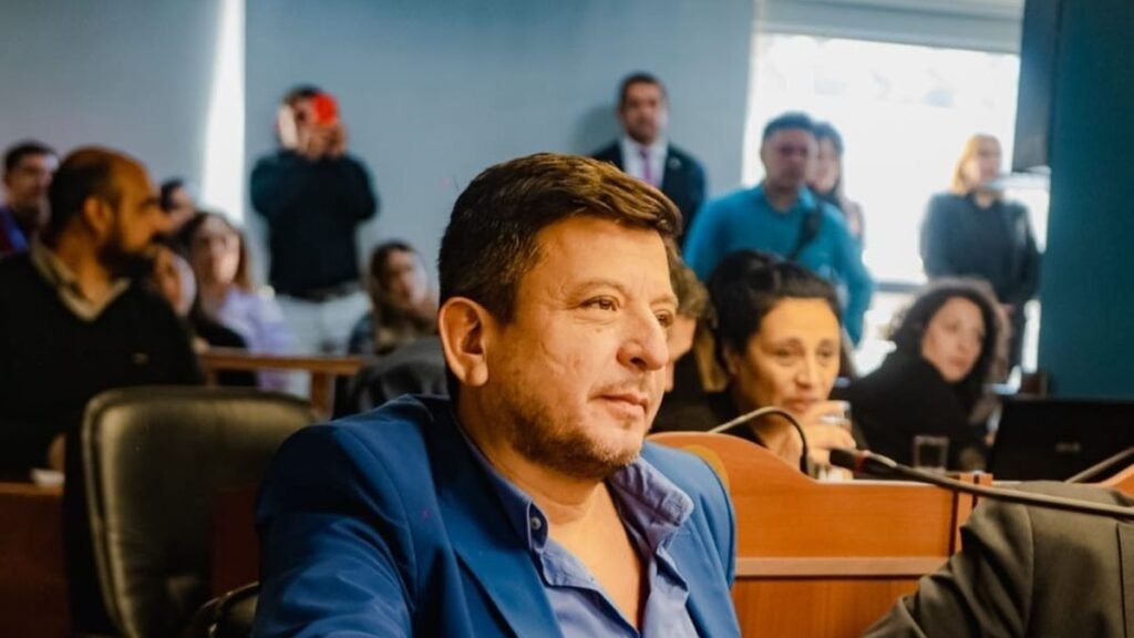 Ledesma desafió a Javier Galán a renunciar a sus fueros