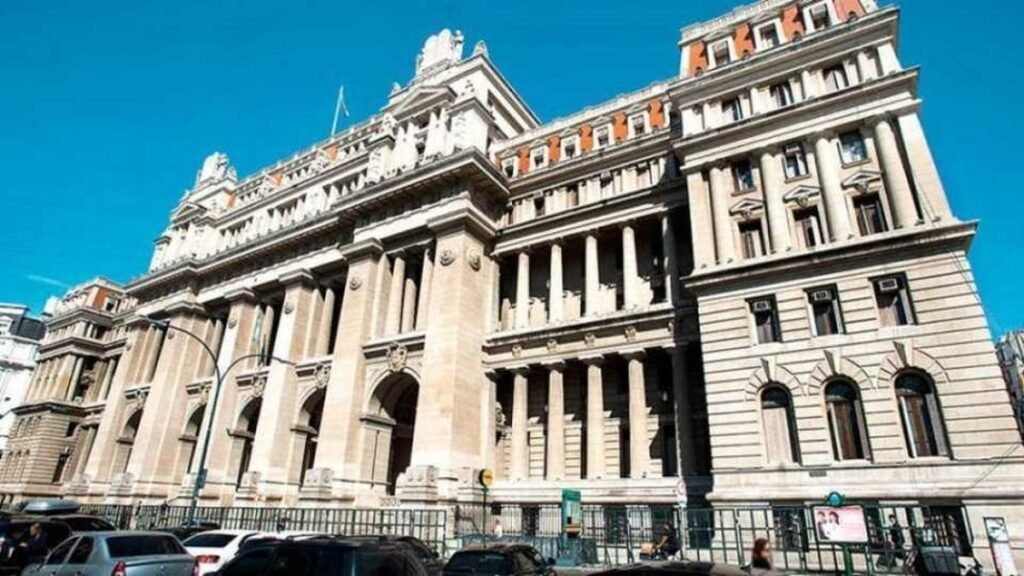 La Corte rechazó apartarse en la causa por financiamiento universitario La Corte rechazó apartarse en la causa por financiamiento universitario