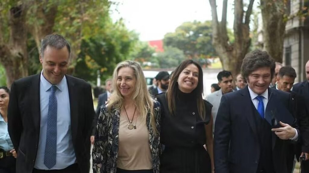 Karina Milei se juntó con Pettovello y alimentó las versiones sobre el posible reemplazo de Adorni Karina Milei se juntó con Pettovello y alimentó las versiones sobre el posible reemplazo de Adorni