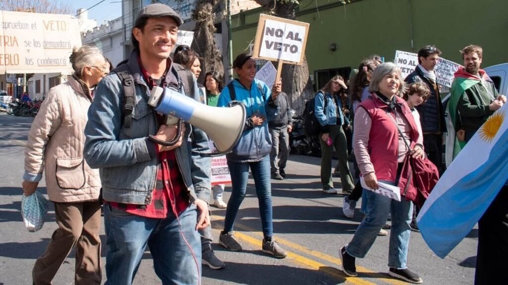 “No sepa tu mano izquierda…”