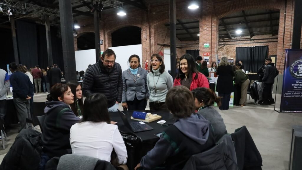 Programa Aprender a Emprender: estudiantes presentaron proyectos