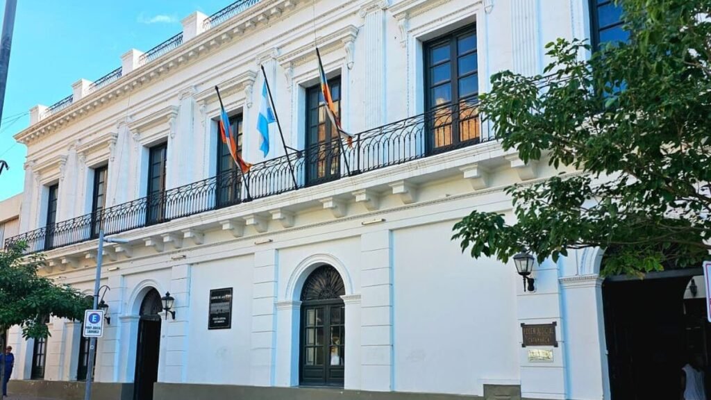 Un contador de la Corte se agregó  millones al sueldo y podría enfrentar un juicio