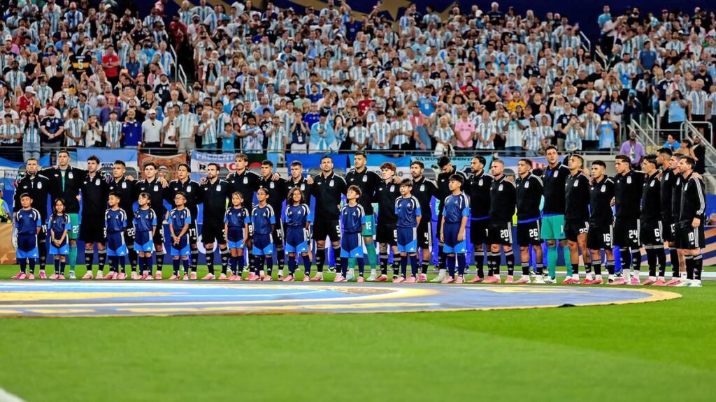 Argentina ante Cabo Verde, buscando un lugar en 8vos
