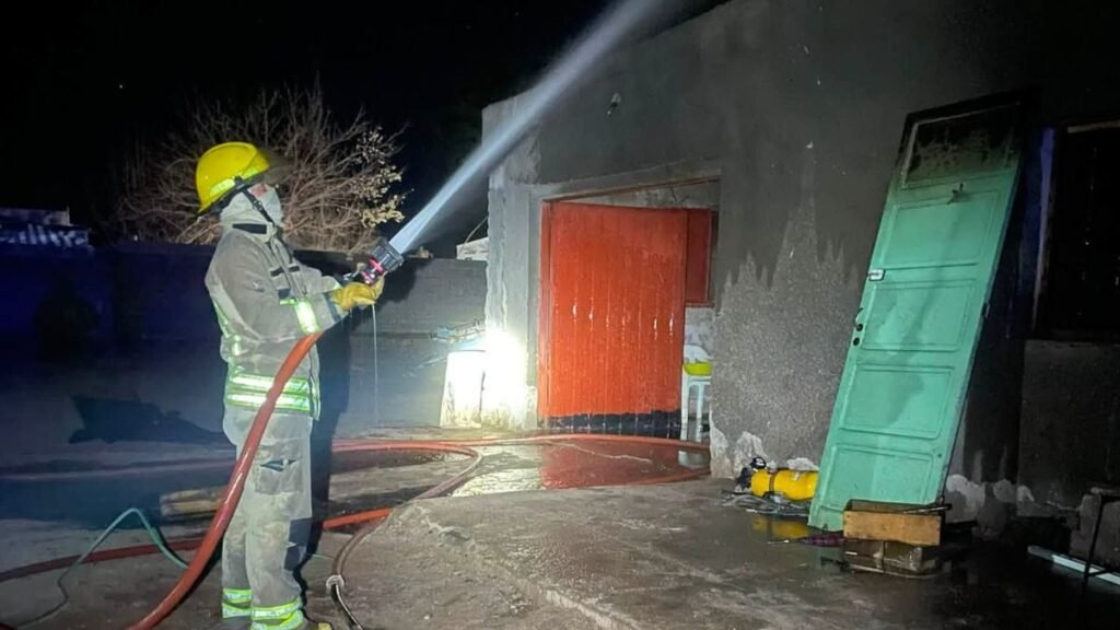 Un incendio provocó importantes daños en una vivienda de Tinogasta