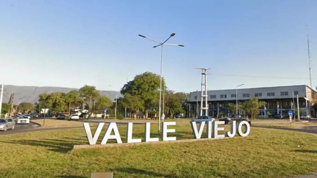 Un automovilista cayó en una excavación, resultó herido y presentó una denuncia judicial