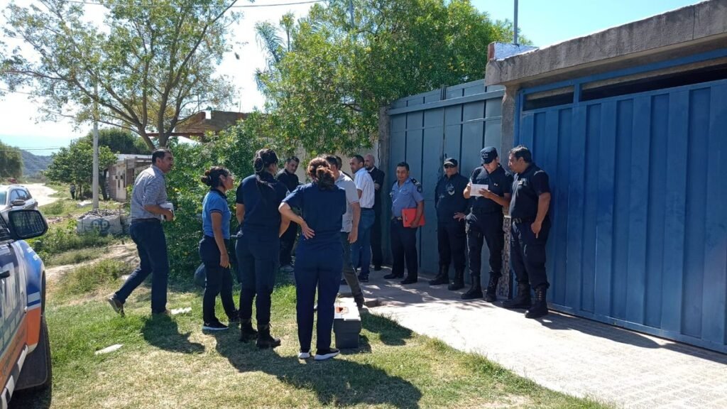 Analizarán 17 muestras biológicas que se levantaron en la casa de Rojas
