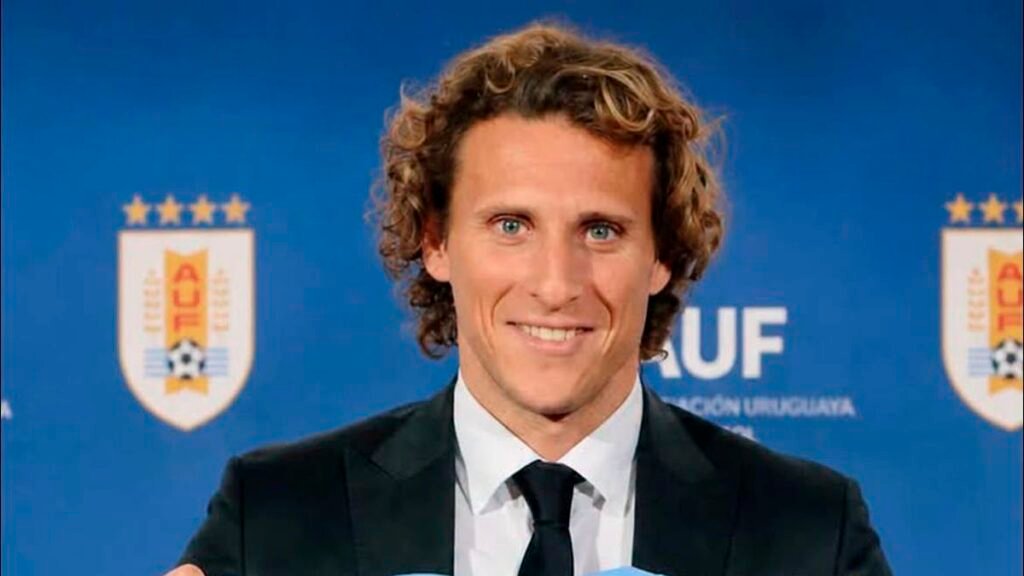 Diego Forlán, técnico interino de Uruguay