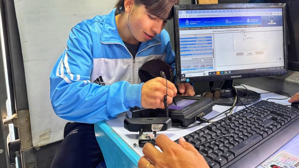 El Registro Civil lleva sus servicios a la Fiesta del Poncho