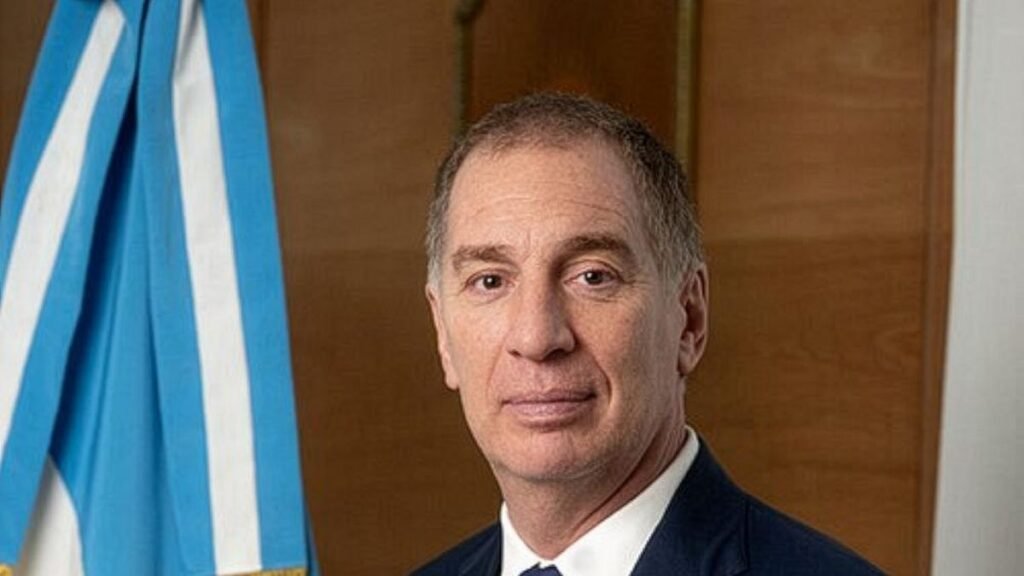 Santilli suma el control del ENACOM y la AAIP