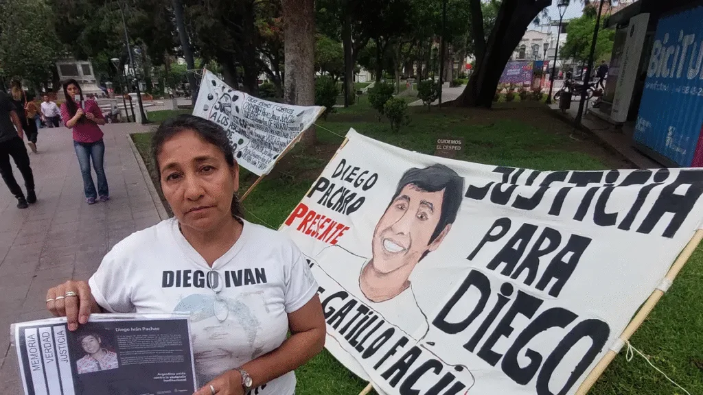 El Gobierno dio de baja a tres policías condenados por la muerte de Diego Pachao