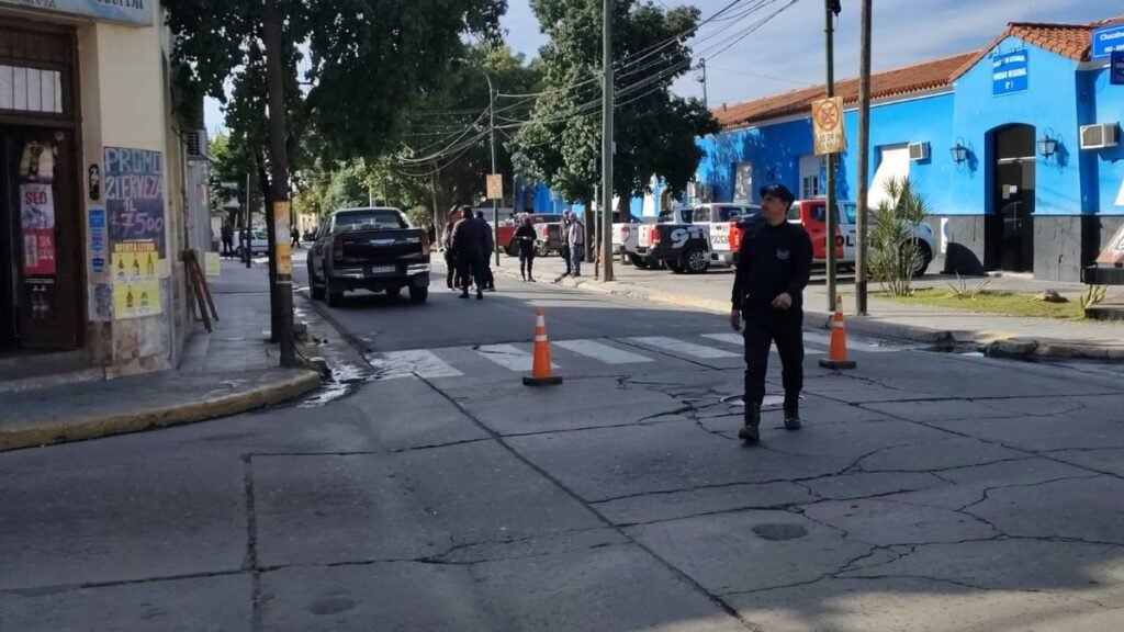 Una persona fue atropellada en pleno centro y debió ser hospitalizada