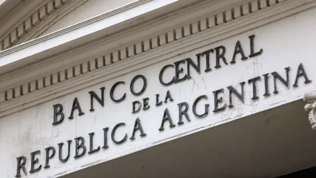 El Banco Central habilitó las cuentas sueldo en dólares