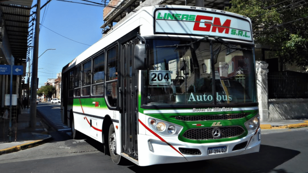 Garantizan el servicio normal de colectivos durante el partido de Argentina