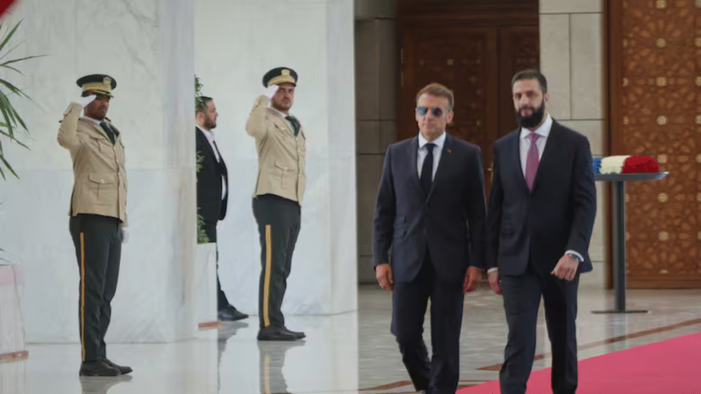 Dos explosiones dejaron 18 heridos en Siria durante la visita de Emmanuel Macron Dos explosiones dejaron 18 heridos en Siria durante la visita de Emmanuel Macron