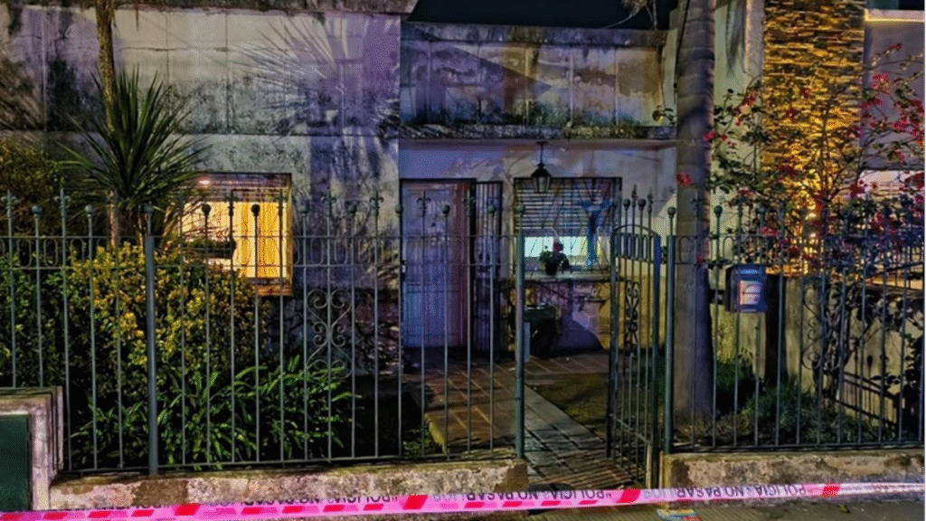 Mataron a una mujer y abrieron las llaves de gas