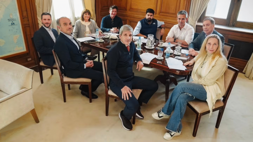 Se reunió la mesa política del Gobierno con Santilli y Karina Milei a la cabeza
